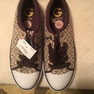 Women’s  size 7 1/2 Guess shoes. Brand New!